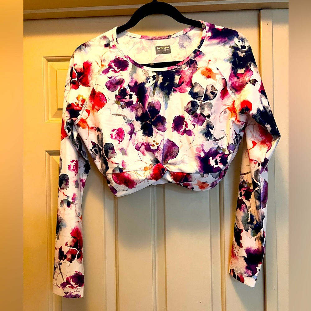 New Tag Removed Never Worn Floral Long Sleeve Crop Top Super Cute Sexxxy